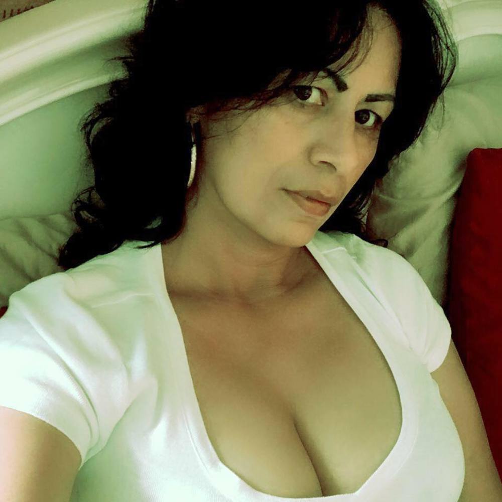 Meet your Posher, Paola